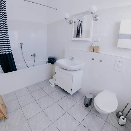 Zur See, Whg Barke *